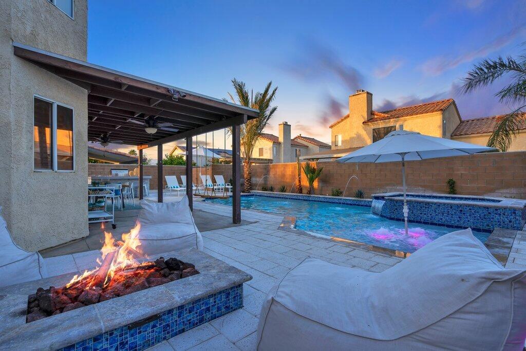 46352 Willow Lane Indio, CA 92201 - Photo 107 of 131 a living room with furniture
