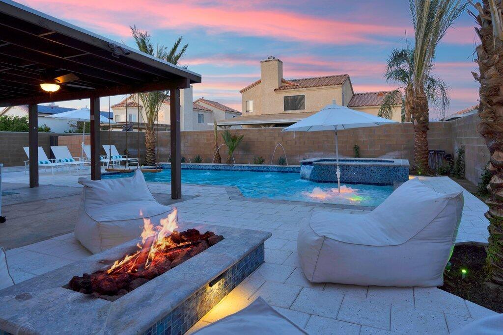 46352 Willow Lane Indio, CA 92201 - Photo 121 of 131 a living room with furniture and wooden floor