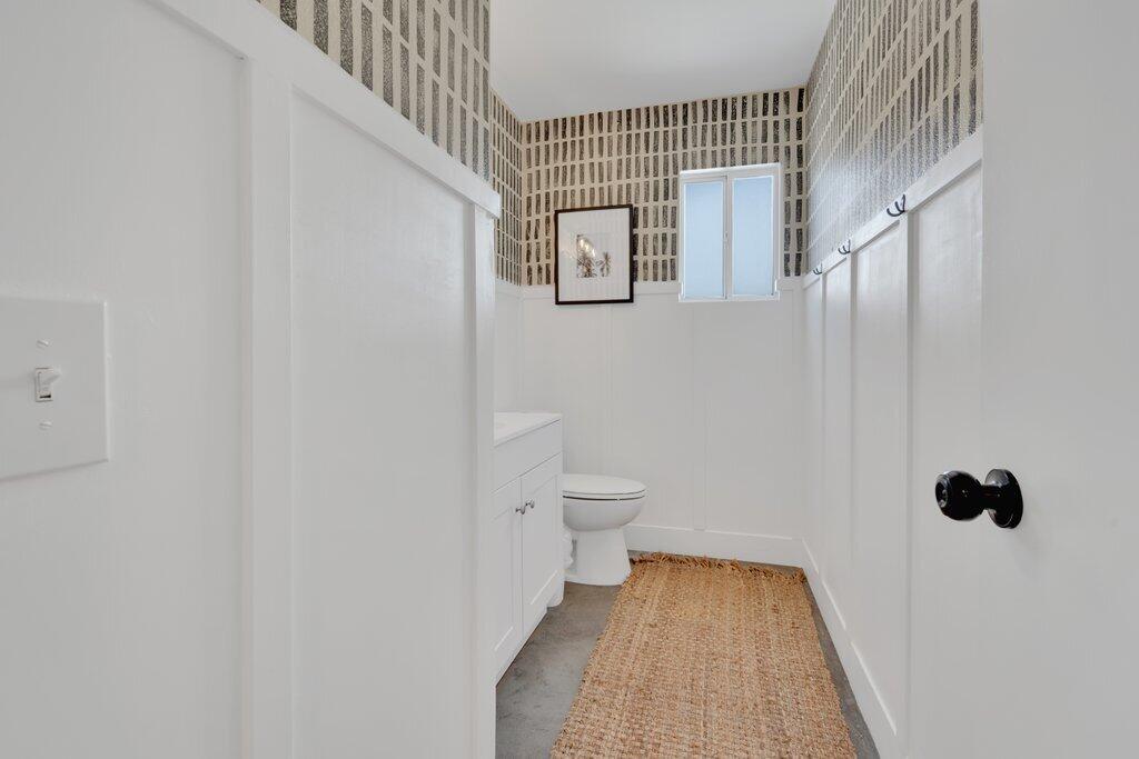 46352 Willow Lane Indio, CA 92201 - Photo 40 of 131 a view of a walk in closet