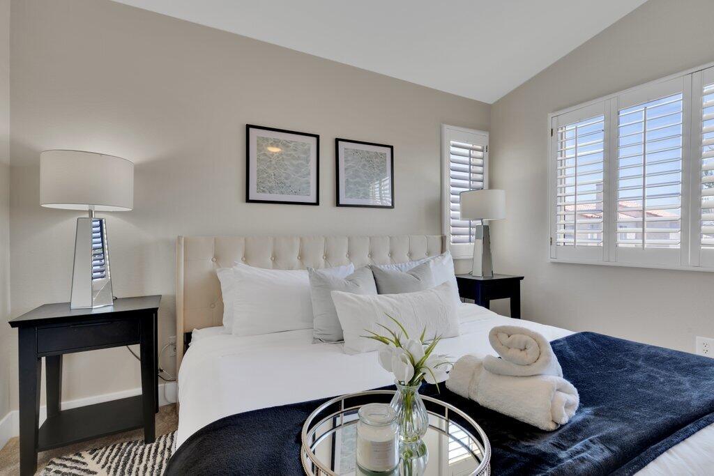 46352 Willow Lane Indio, CA 92201 - Photo 52 of 131 a living room with furniture and a window