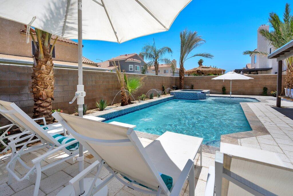 46352 Willow Lane Indio, CA 92201 - Photo 75 of 131 a view of yard with patio