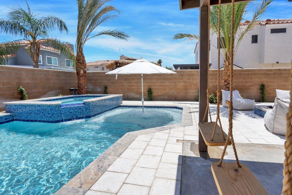 46352 Willow Lane Indio, CA 92201 - Photo 83 of 131 a view of a backyard with a patio