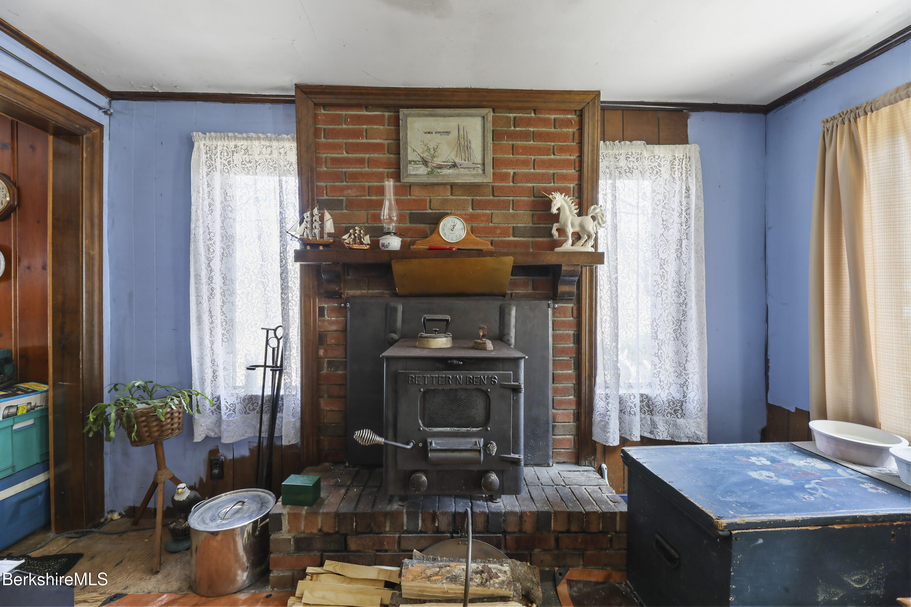 1952 Old Rte 9 Windsor, MA 01270 - Photo 4 of 19 35 Family Room