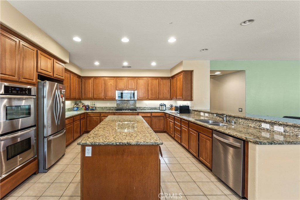 11486 Floyd Circle Beaumont, CA 92223 - Photo 8 of 47