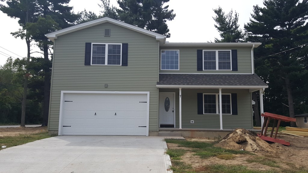 7 Rollins Street Springfield, MA 01109 - Photo 1 of 22