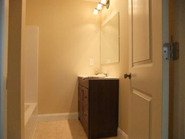 7 Rollins Street Springfield, MA 01109 - Photo 16 of 22