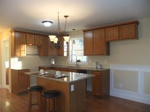 7 Rollins Street Springfield, MA 01109 - Photo 9 of 22