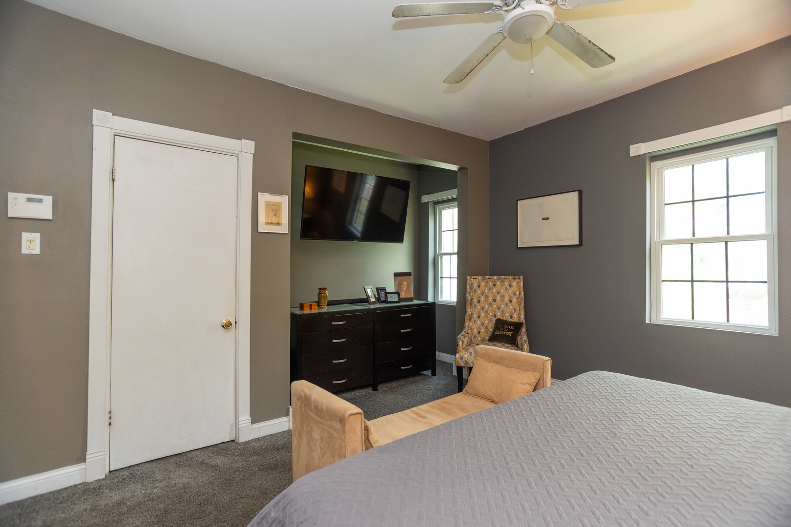 1663 West Farwell Avenue Chicago, IL 60626 - Photo 17 of 29 a bedroom with a bed and window