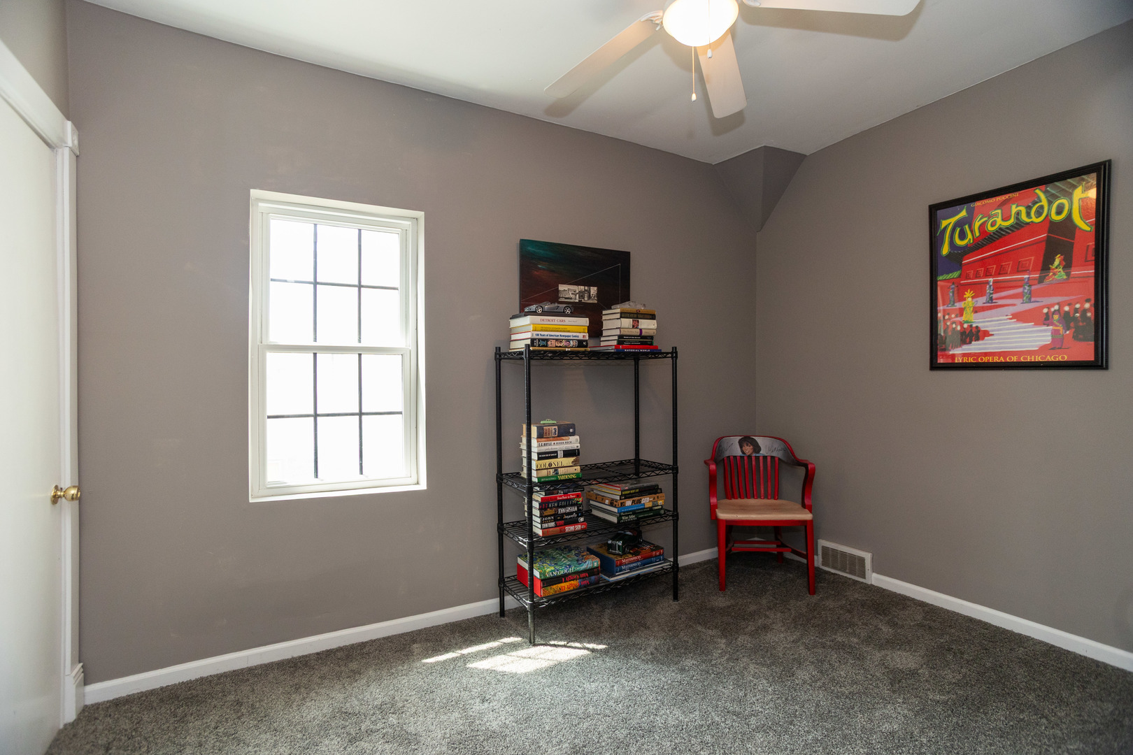 1663 West Farwell Avenue Chicago, IL 60626 - Photo 20 of 29 an empty room with toys and a window