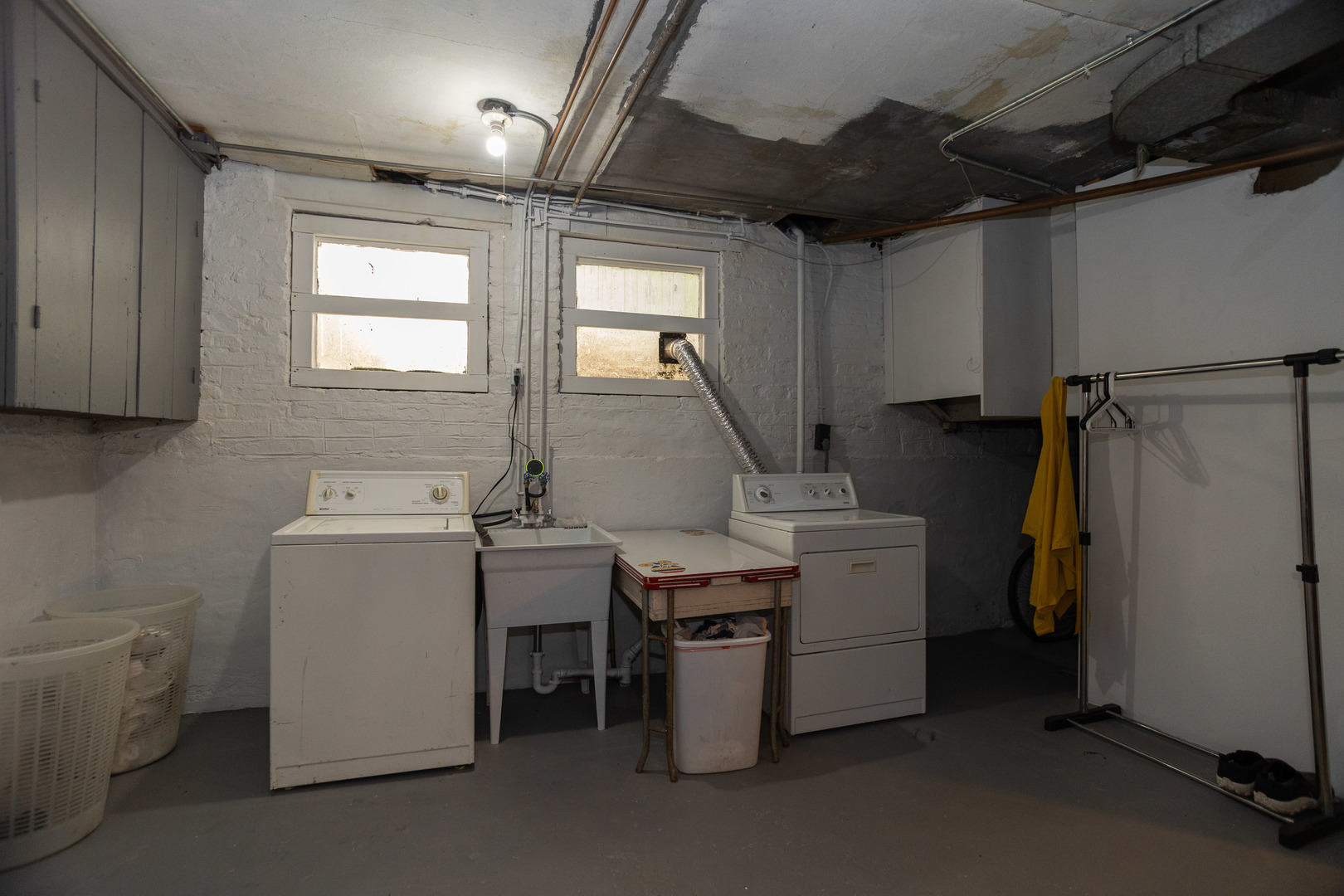 1663 West Farwell Avenue Chicago, IL 60626 - Photo 24 of 29 a utility room with dryer and washer