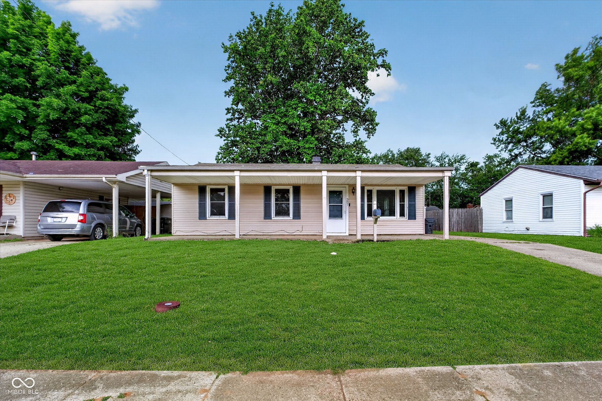307 Crestview Court Chesterfield, IN 46017 - Photo 1 of 27