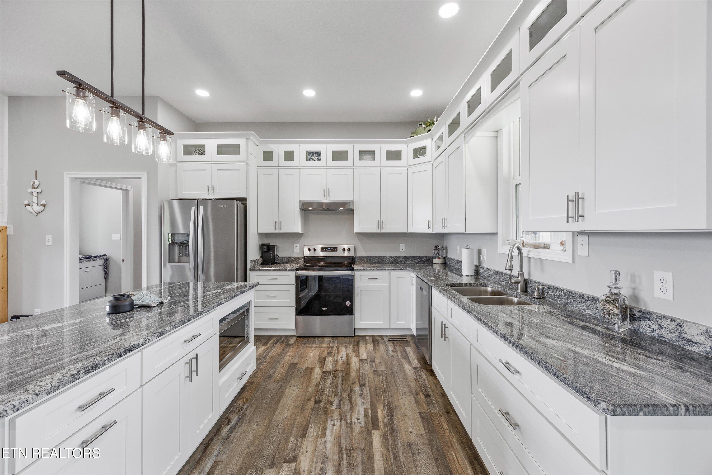 487 Peninsula Pointe Rutledge, TN 37861 - Photo 10 of 42 10-487 Peninsula Pointe -06