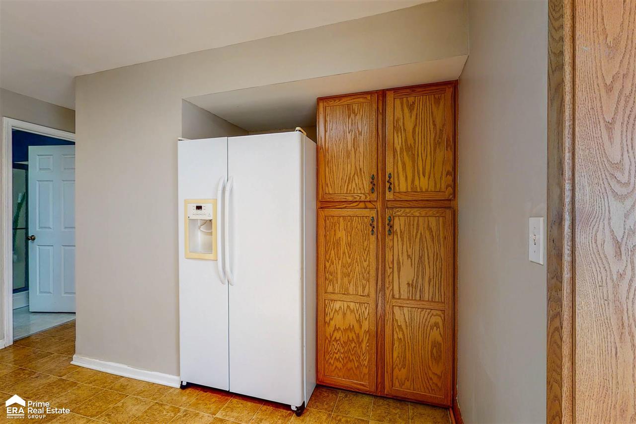 4083 North Center Road Flint, MI 48506 - Photo 9 of 49 50061272-9.JPG