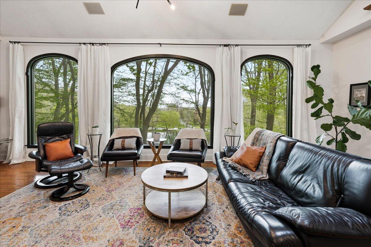 718 North Old Suman Road Valparaiso, IN 46383 - Photo 7 of 56 1200x800