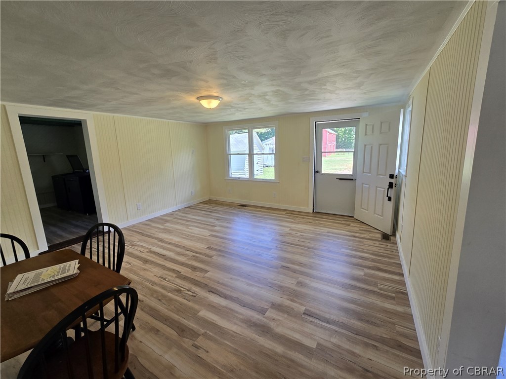 41 Salem Church Road Mathews, VA 23109 - Photo 14 of 44 Dining Room/Family Room