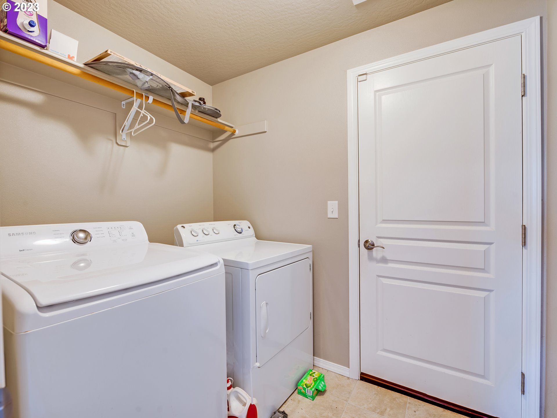 3657 Phantom Way Eugene, OR 97402 - Photo 14 of 18 a utility room with dryer and washer