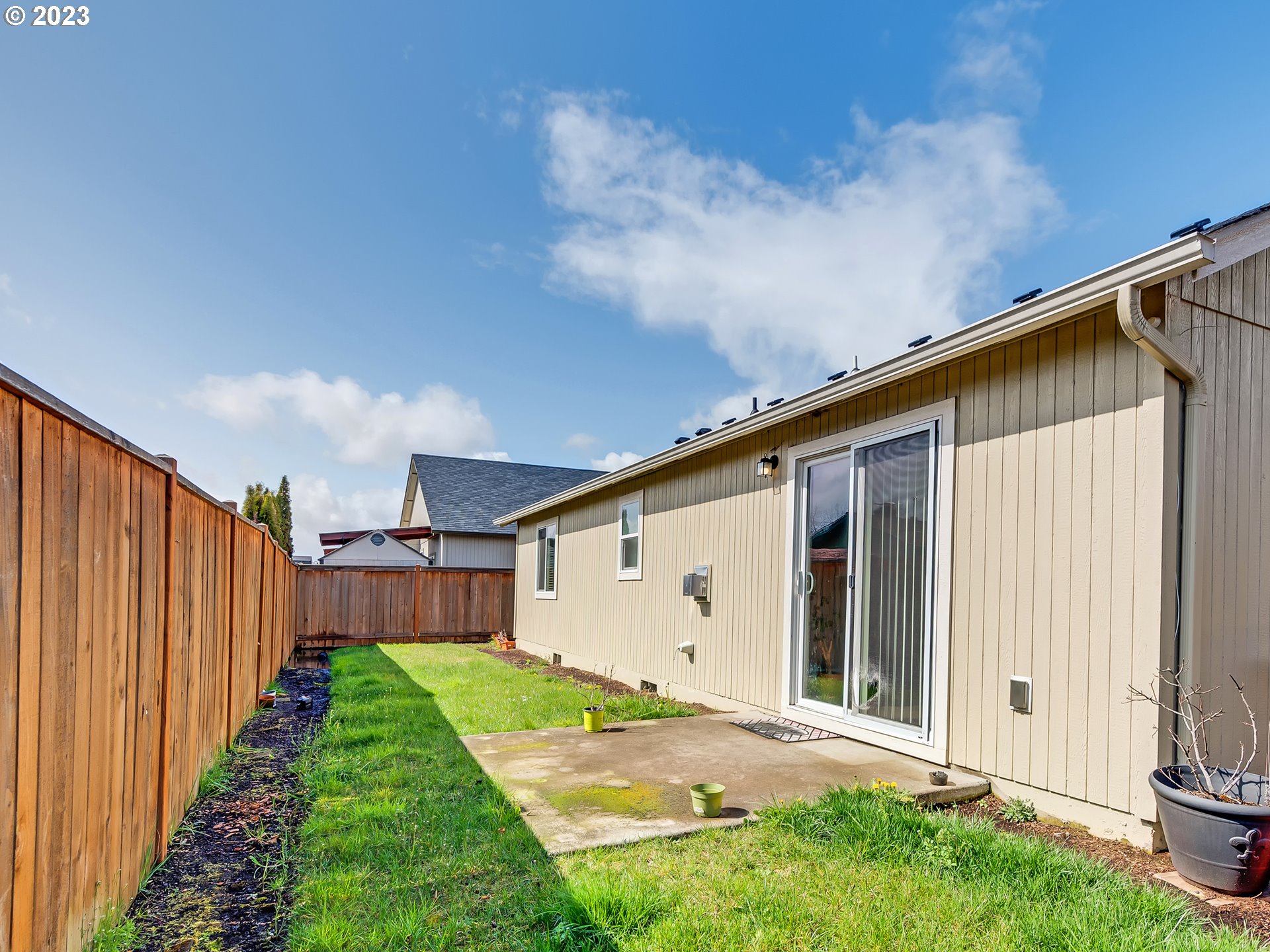 3657 Phantom Way Eugene, OR 97402 - Photo 15 of 18 a view of a back yard of the house