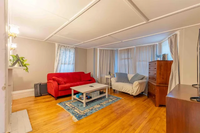 $3,000 | 151 Locust Street, Dover, NH 03820