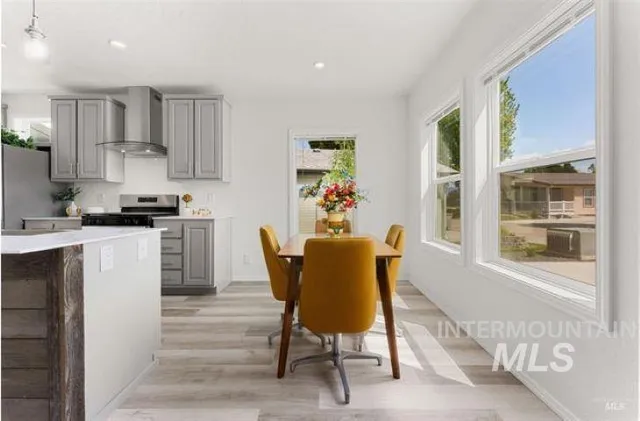 $2,100 | 421 South Curtis Road, Unit 208, Boise, ID 83705