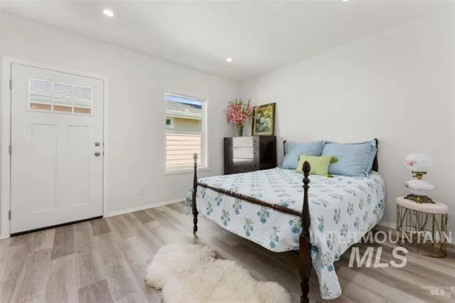 $2,100 | 421 South Curtis Road, Unit 208, Boise, ID 83705