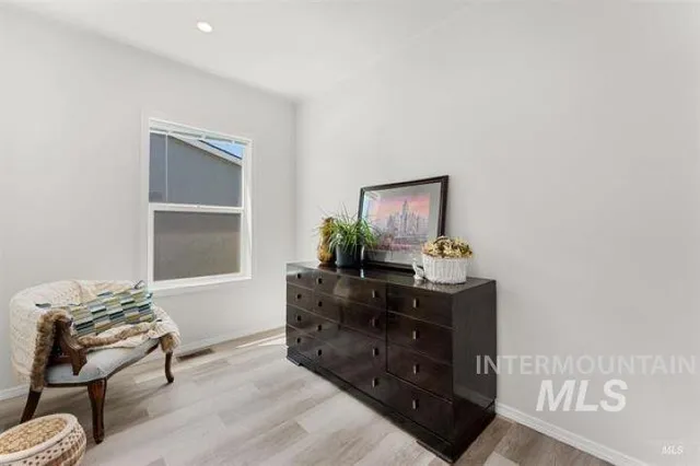 $2,100 | 421 South Curtis Road, Unit 208, Boise, ID 83705