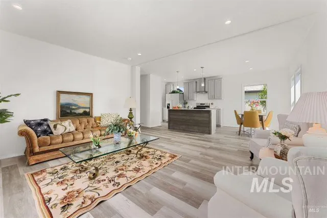 $2,100 | 421 South Curtis Road, Unit 208, Boise, ID 83705