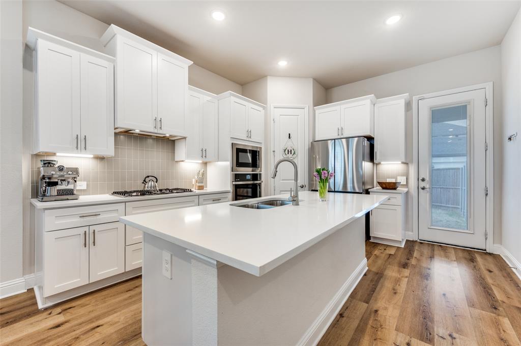 10990 Prairie Rose Road Frisco, TX 75035 - Photo 2 of 25