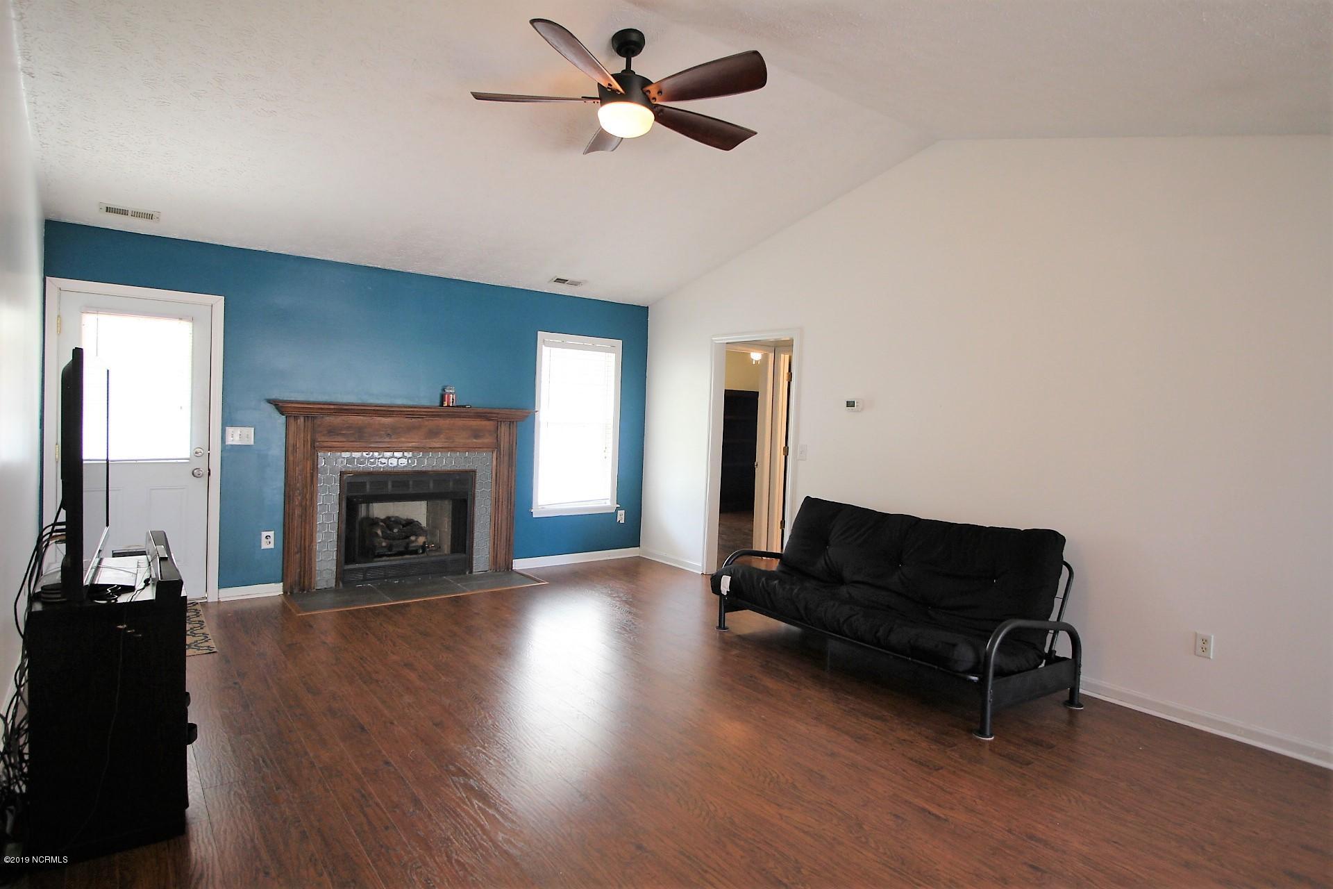 211 Foxhall Road Newport, NC 28570 - Photo 12 of 49 Room for entertaining