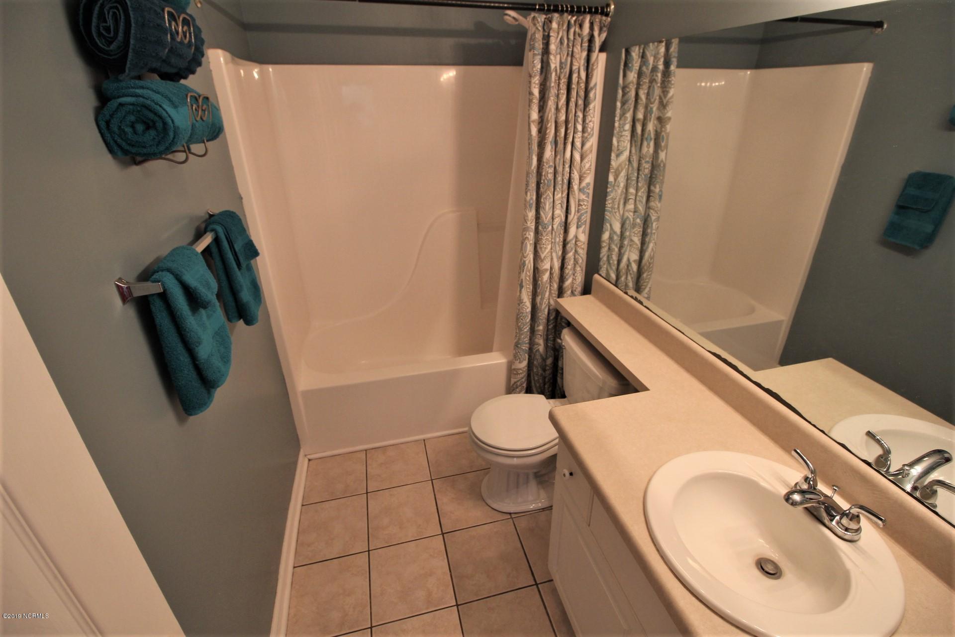 211 Foxhall Road Newport, NC 28570 - Photo 31 of 49 Guest bath