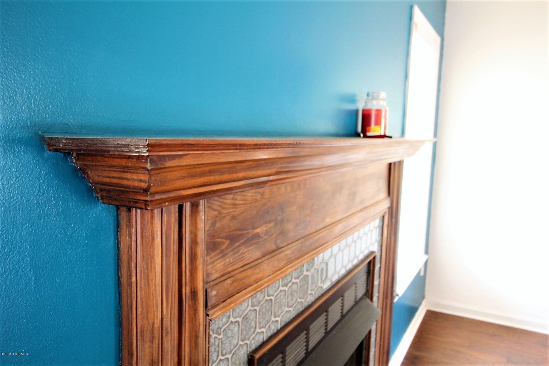 211 Foxhall Road Newport, NC 28570 - Photo 10 of 49 Mantel