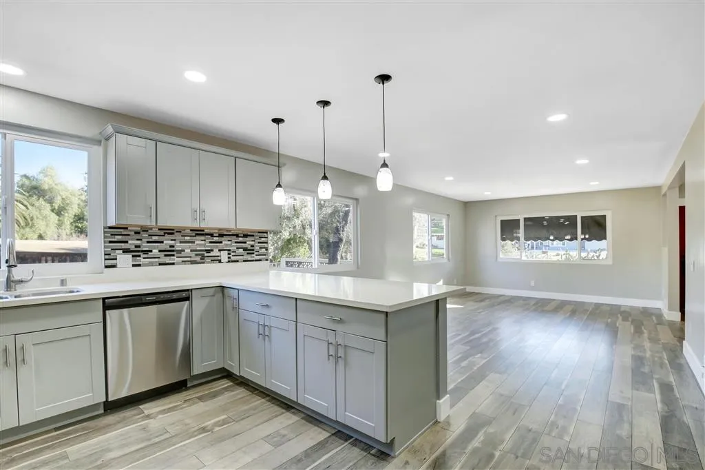 9314 Lakeview Road Lakeside, CA 92040 - Photo 10 of 25 Gallery Image 10