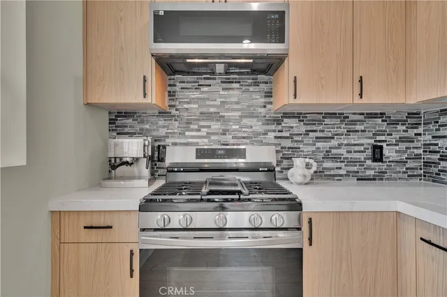 $5,000 | 1332 North Lincoln Street, Burbank, CA 91506