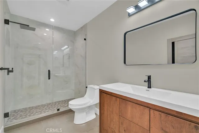 $5,000 | 1332 North Lincoln Street, Burbank, CA 91506