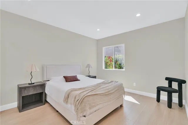 $5,000 | 1332 North Lincoln Street, Burbank, CA 91506