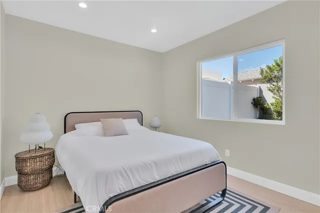 $5,000 | 1332 North Lincoln Street, Burbank, CA 91506