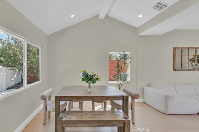 $5,000 | 1332 North Lincoln Street, Burbank, CA 91506