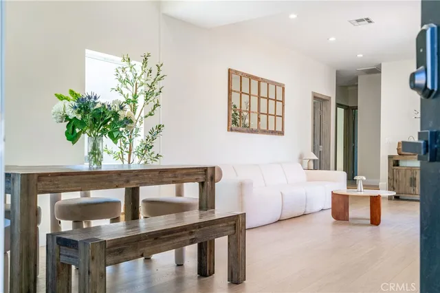 $5,000 | 1332 North Lincoln Street, Burbank, CA 91506