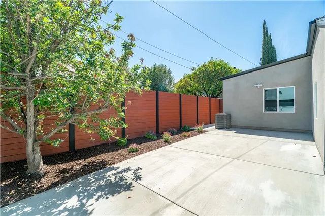 $5,000 | 1332 North Lincoln Street, Burbank, CA 91506