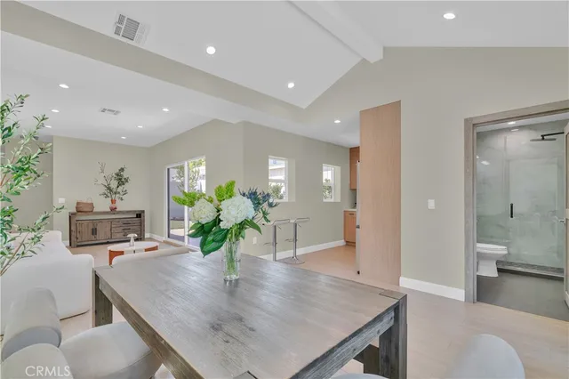 $5,000 | 1332 North Lincoln Street, Burbank, CA 91506