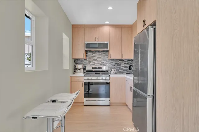 $5,000 | 1332 North Lincoln Street, Burbank, CA 91506