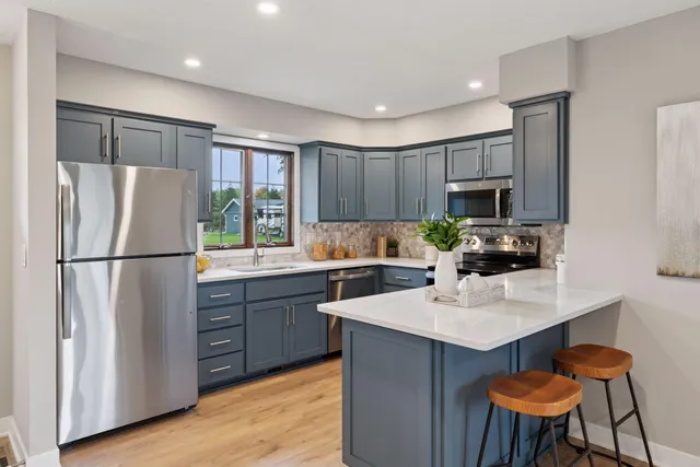 $400,000 | 705 Highland Drive, New Prague, MN 56071