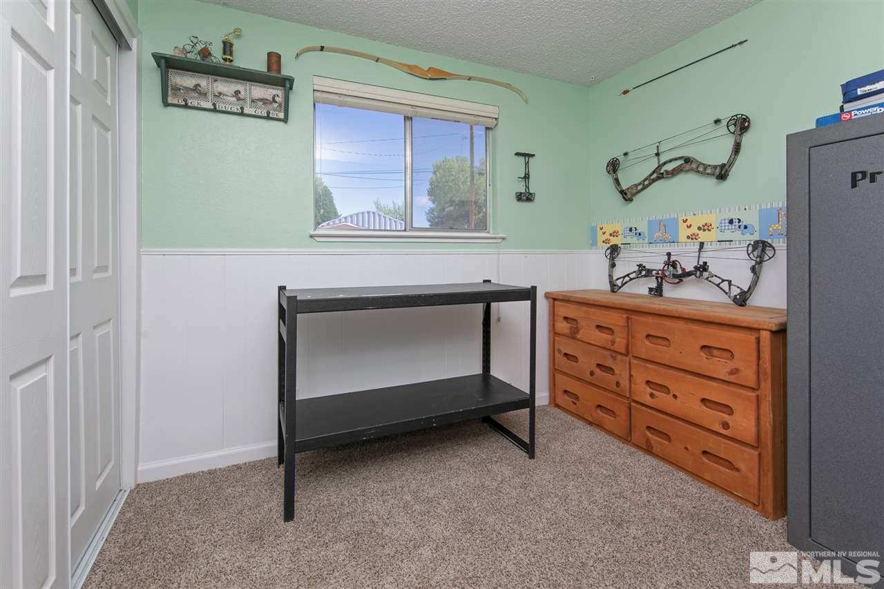 3600 Peregrine Court Reno, NV 89508 - Photo 19 of 36 a room with cabinets and furniture