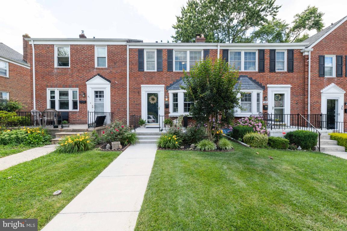 39 Regester Avenue Baltimore, MD 21212 - Photo 1 of 37