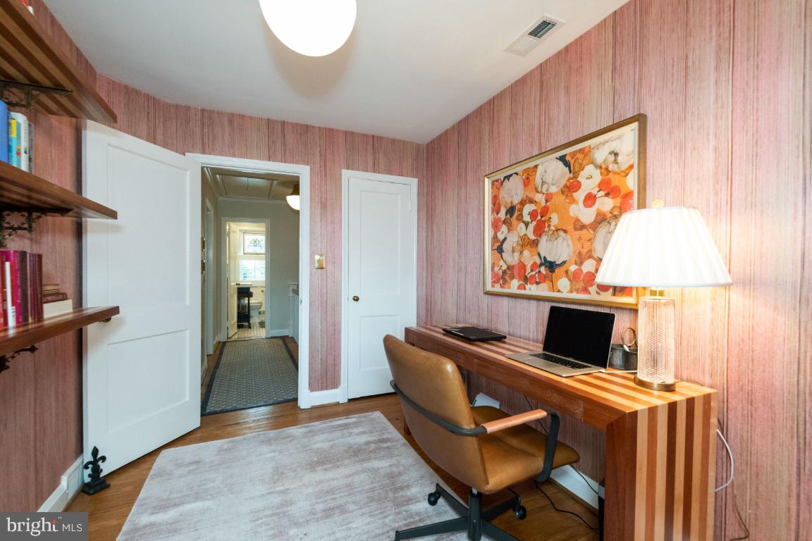 39 Regester Avenue Baltimore, MD 21212 - Photo 26 of 37