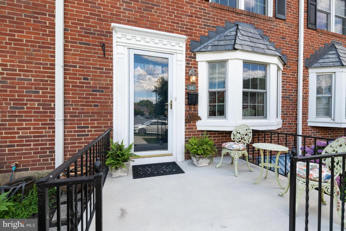 39 Regester Avenue Baltimore, MD 21212 - Photo 5 of 37