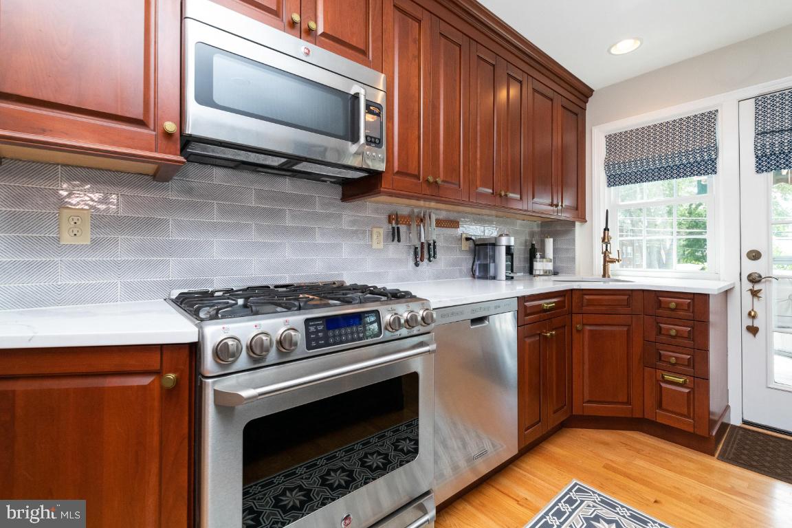 39 Regester Avenue Baltimore, MD 21212 - Photo 9 of 37