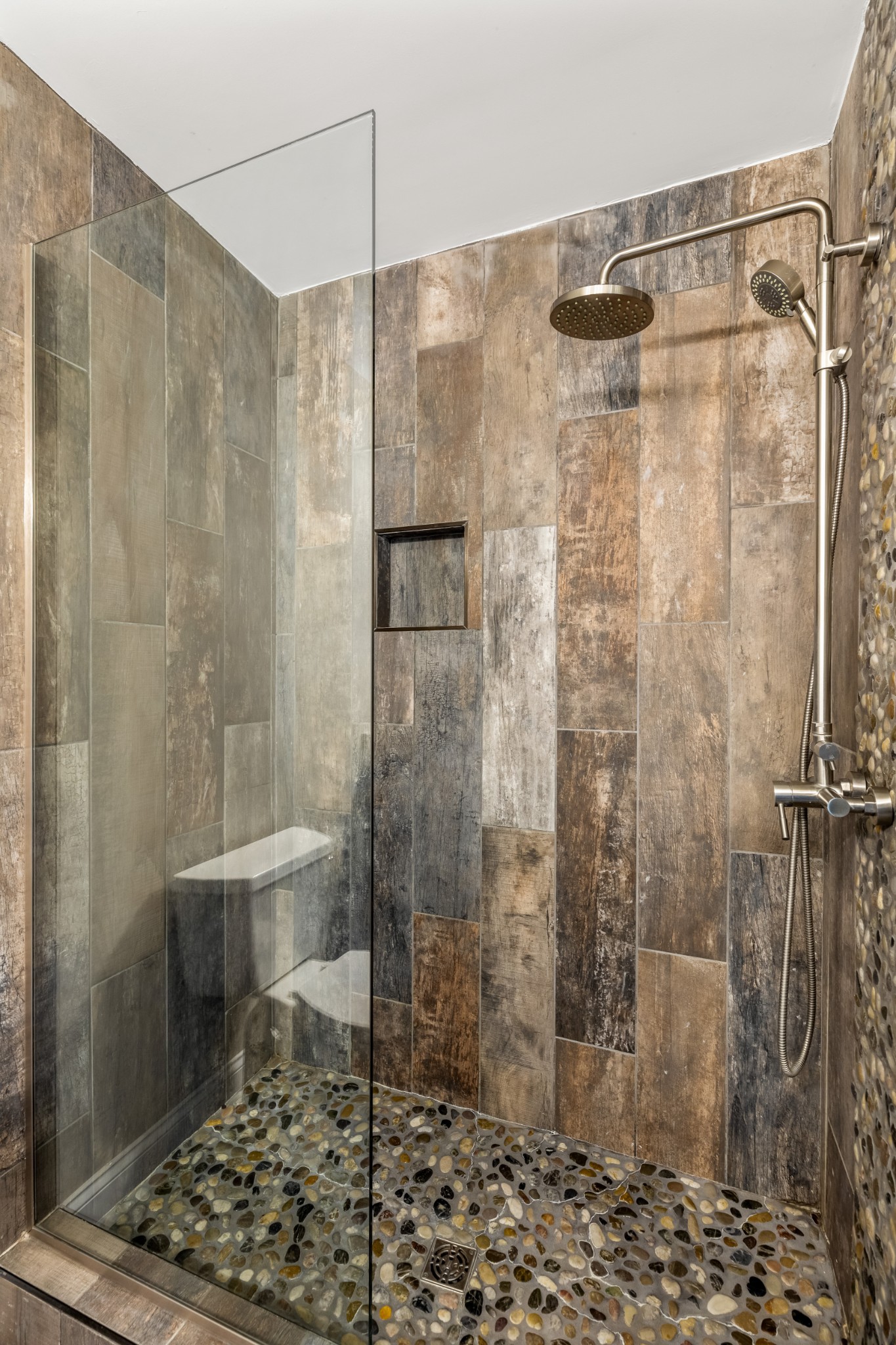 340 Double Log Cabin Road Lebanon, TN 37087 - Photo 23 of 50 a bathroom with a shower