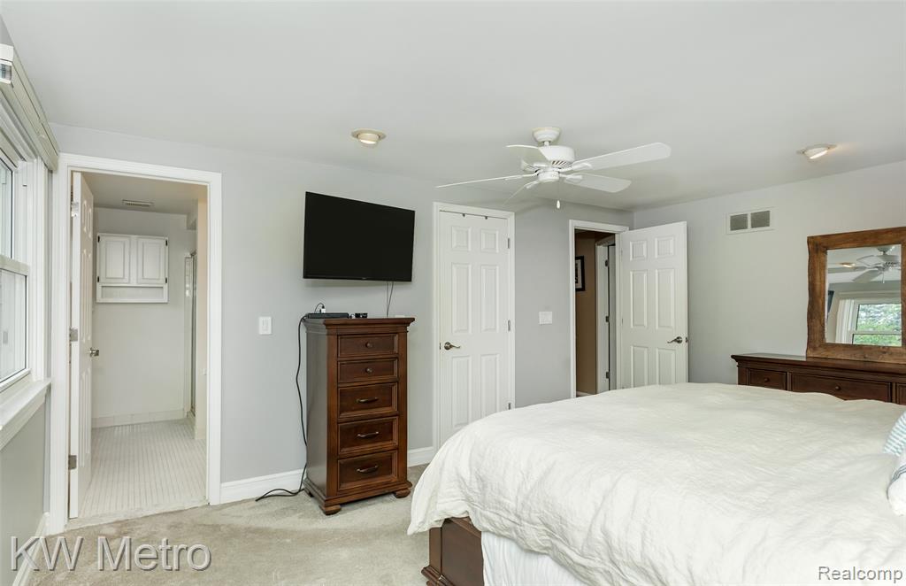 635 Timberline Drive Rochester Hills, MI 48309 - Photo 24 of 48