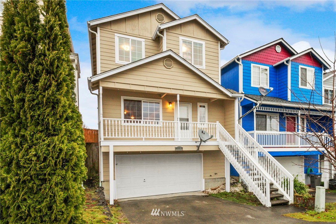 3970 Broadmoor Loop Bremerton, WA 98310 - Photo 2 of 24