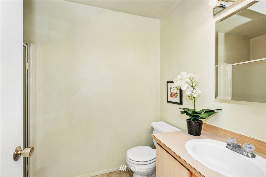 3970 Broadmoor Loop Bremerton, WA 98310 - Photo 10 of 24